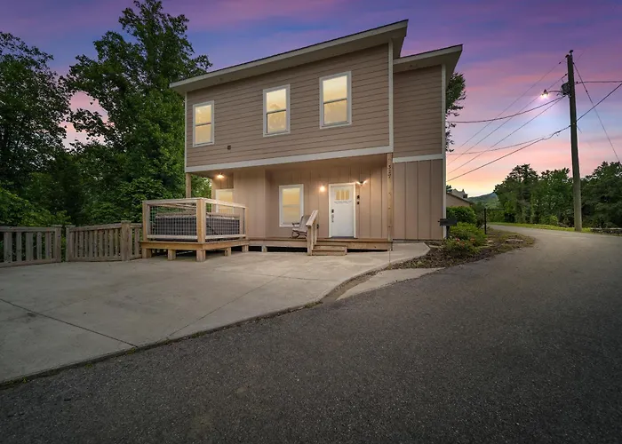 Private, Gatlinburg Bliss With Hot Tub And City Views