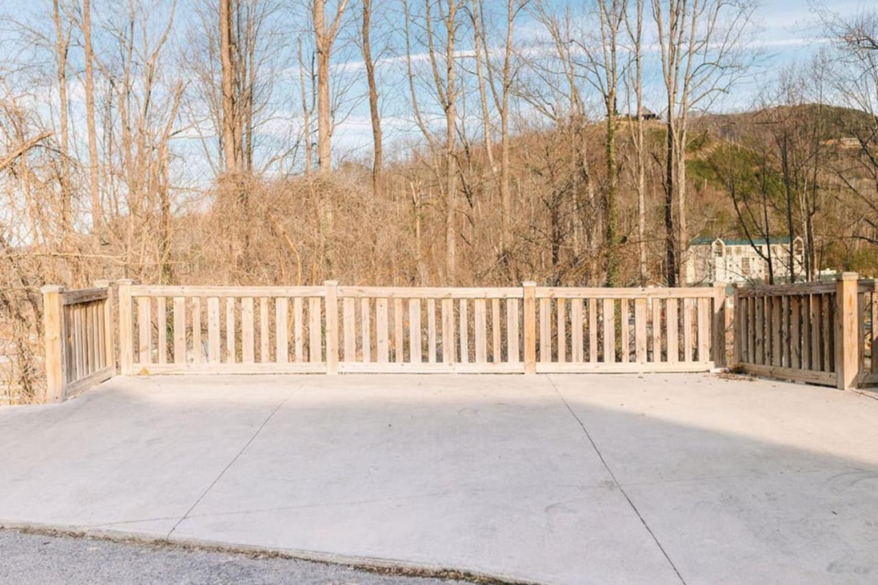 Private, Bliss With Hot Tub And Views Hébergement de vacances Gatlinburg