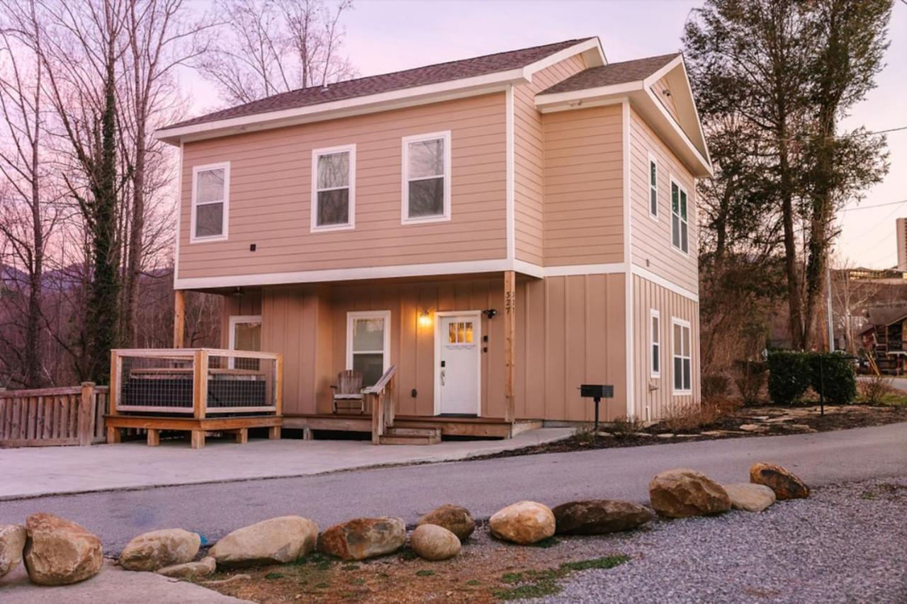 Private, Bliss With Hot Tub And Views * Gatlinburg