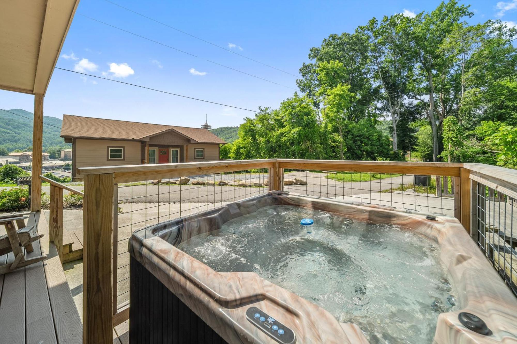 Hébergement de vacances Private, Bliss With Hot Tub And Views Gatlinburg