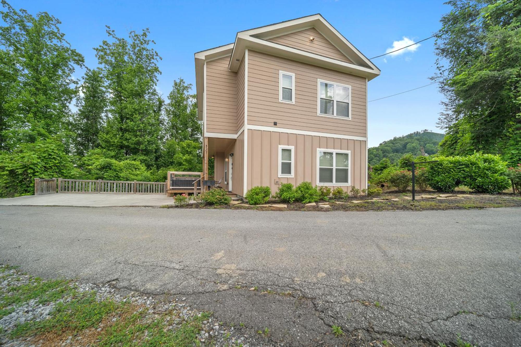 Private, Bliss With Hot Tub And Views Hébergement de vacances Gatlinburg